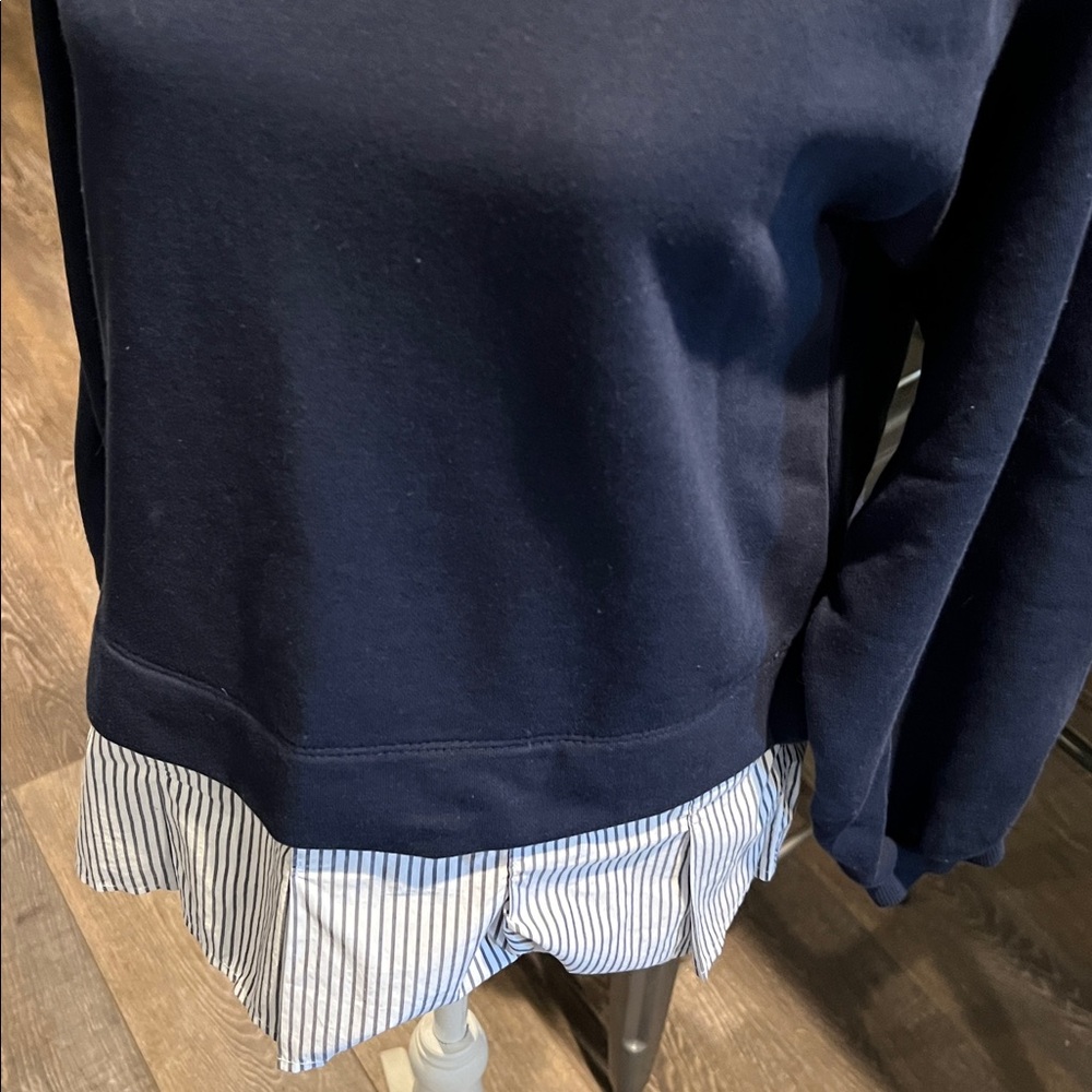 Loft Sweatshirt - Picture 2 of 4